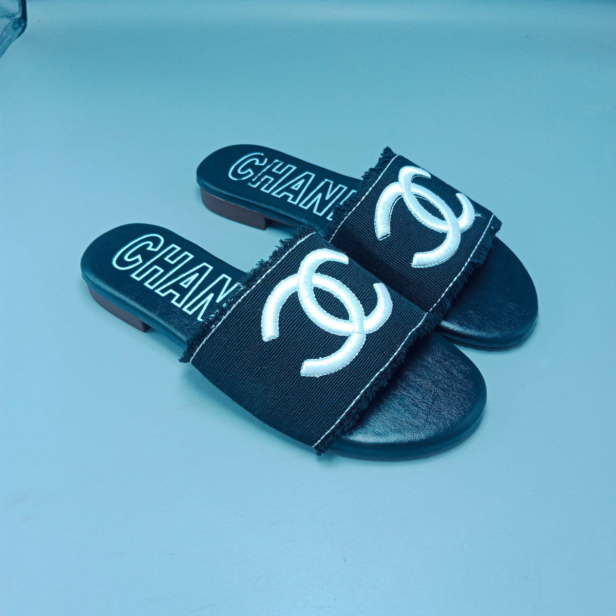 CC WALK BLACK
