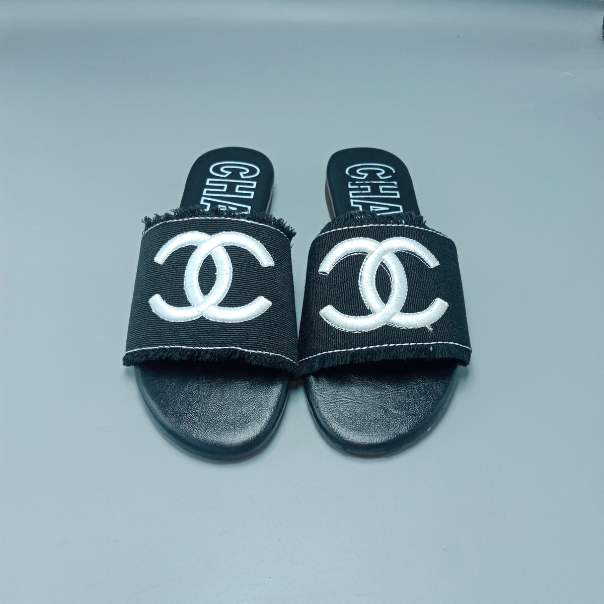 CC WALK BLACK